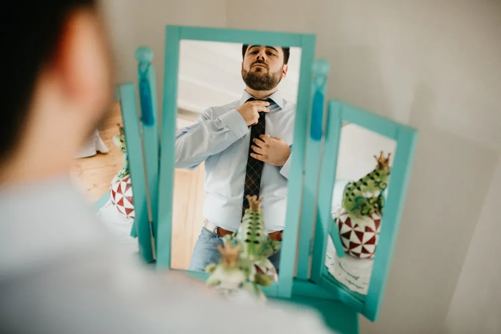 Hochzeitsfoto mit Fachwerk-Kulisse